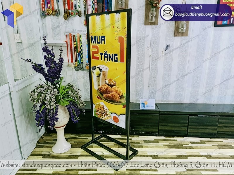 xuong-dong-standee-op-formex-khung-sat