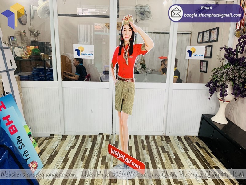 standee-tiep-vien-hang-khong-tphcm