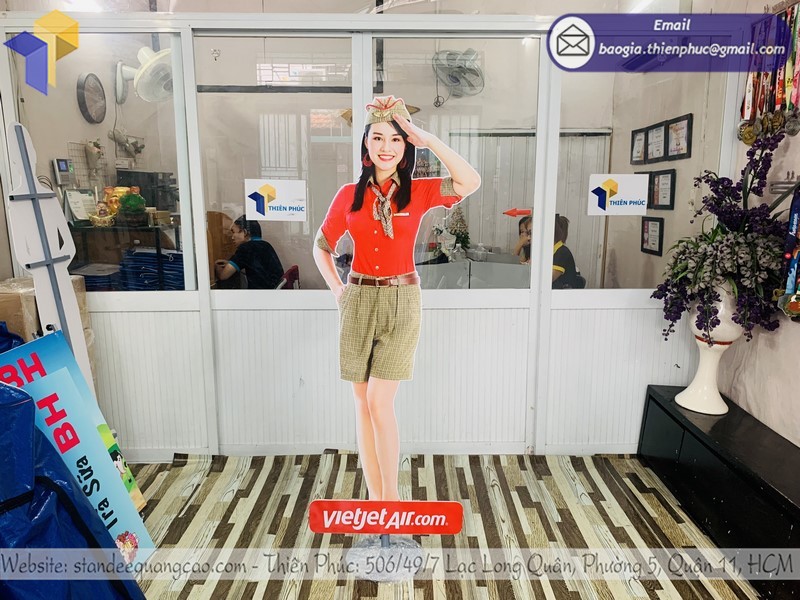 standee-tiep-vien-hang-khong