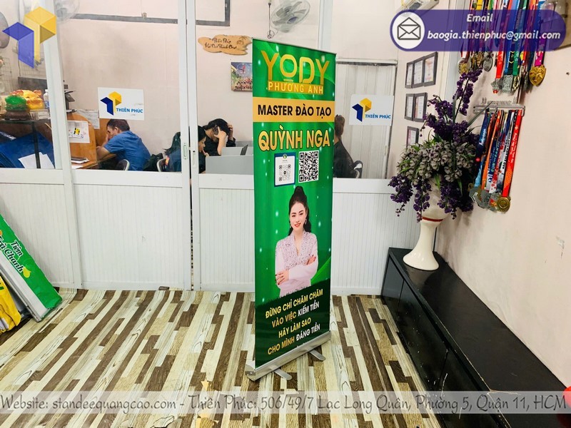 standee-cuon-nhom-re