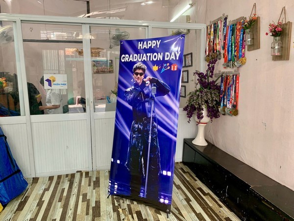 standee-khung-chu-X-tphcm