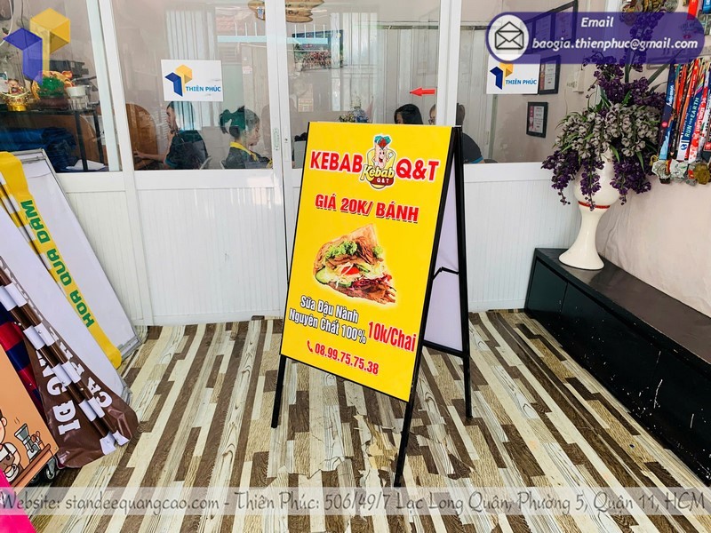 standee-khung-chu-a-tphcm