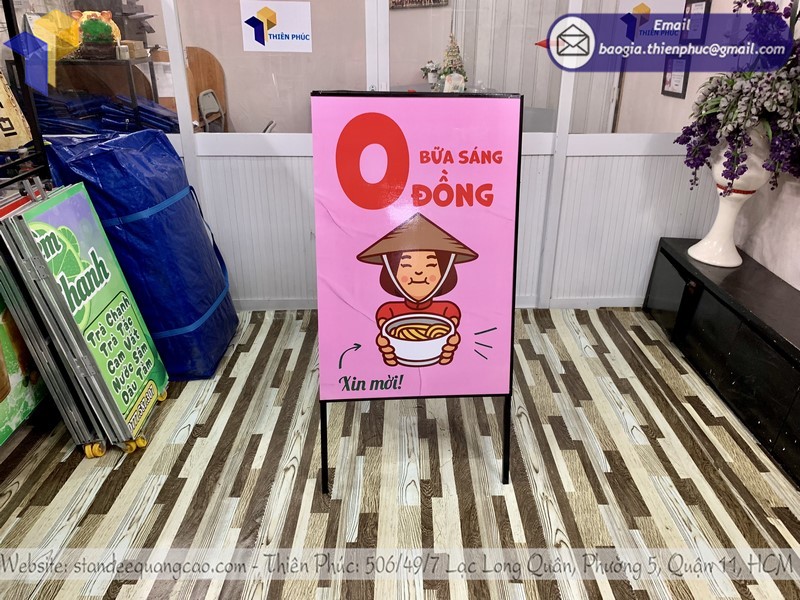 standee-khung-chu-a