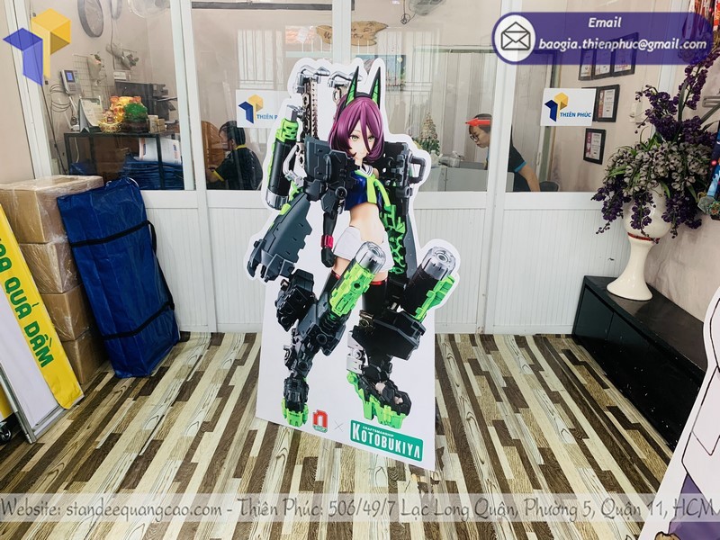 standee-mockup-nhan-vat--tphcm