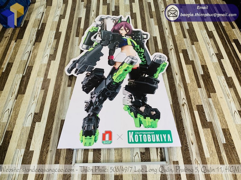 standee-mockup-nhan-vat-dep