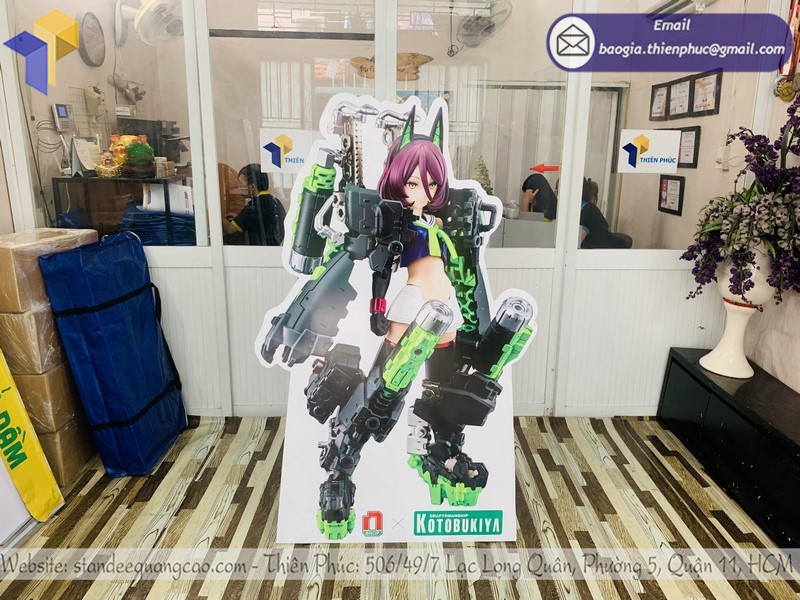 standee-mockup-nhan-vat