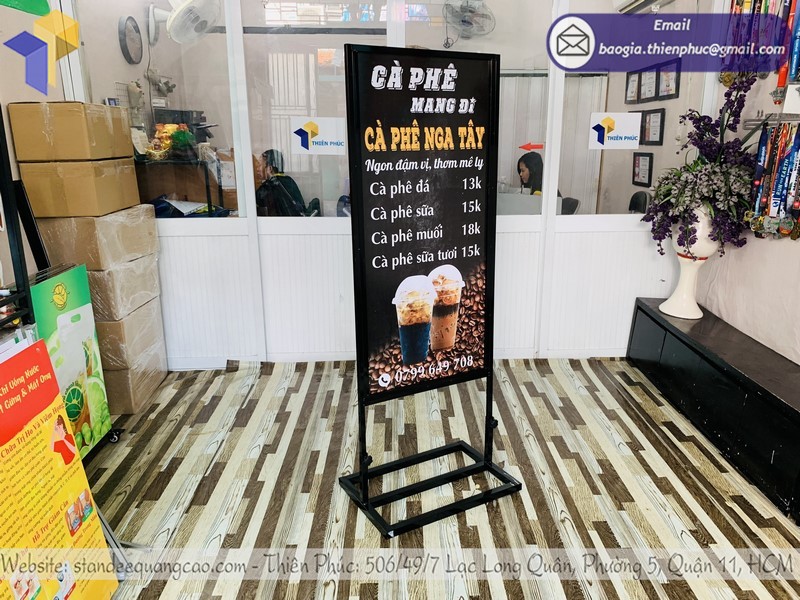 standee-dung-hai-mat-re