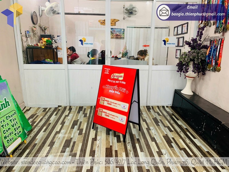 standee-khung-chu-A-tphcm